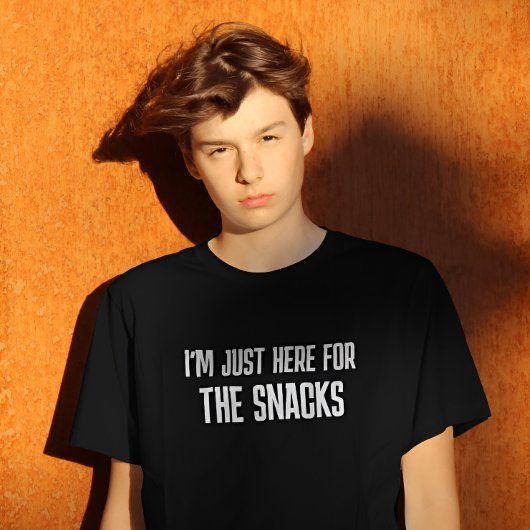 Ik ben hier alleen voor de snacks T-shirt