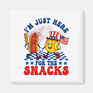 Ik ben hier alleen voor de snacks Zachte Hotdog 4  Magneet