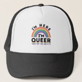 Ik ben hier Queer Gay Pride Month Rainbow Trucker Pet (Voorkant)
