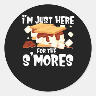Ik ben hier voor het kamp van Smores Campfire Ronde Sticker