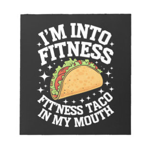 Ik ben in fitness taco in mijn mond grappige jonge notitieblok