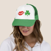 Ik ben Irish Lips Shamrock St. Patrick's Day Trucker Pet (In situ)