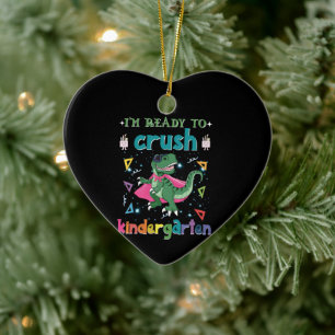 Ik ben klaar om de kindertuin te snoeien. keramisch ornament