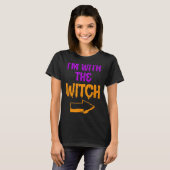 Ik Ben Met De Heks Grappig Halloween Bijpassend Ko T-shirt (Voorkant volledig)