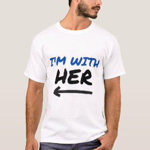 Ik ben met haar - Pijlpunt naar rechts bij elkaar  T-shirt