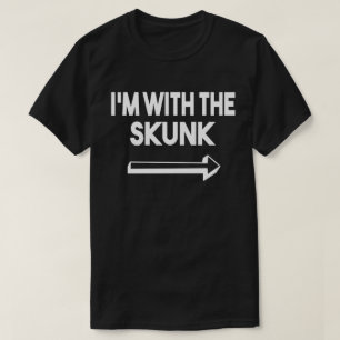 Ik ben met Skunk Easy Halloween Matching Couples T-shirt