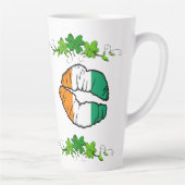 Ik ben niet Iers, maar mijn koffie is - Kast en ku Latte Mok (Rechts)