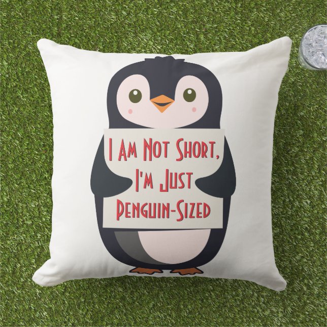 Ik ben niet klein, ik ben gewoon pinguïn-groot buitenkussen (Gras)