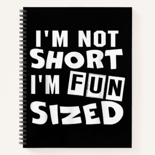 Ik ben niet klein, ik ben leuk formaat T-shirt Gra Notitieboek