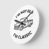 Ik ben niet oud, ik ben klassieke ronde klok (Hoek)