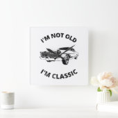 Ik ben niet oud, ik ben klassieke vierkante klok (Huis)