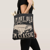 Ik ben niet oud voor de klassieke zwarte-klasauto- tote bag (Dichtbij)