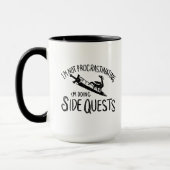 Ik ben niet uitstellen ik doe side quests (b) mok (Links)