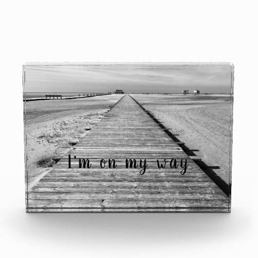 Ik ben op weg naar het strand, zwart-witte foto (Voorkant)