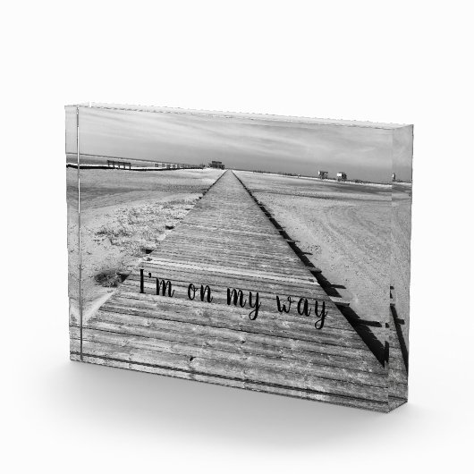 Ik ben op weg naar het strand, zwart-witte foto (Rechts)