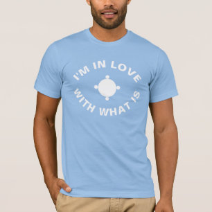 IK BEN VERLIEFD OP WAT STOÏCIJNSE QUOTE IS T-SHIRT
