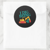 Ik ben vier graafmachine-jongen die vier draait ronde sticker (Tas)