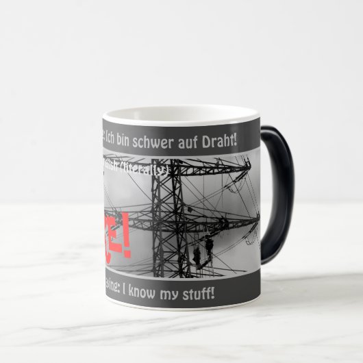 Ik ben zwaar op draad - gekke transl. Duits! Magische Mok (Voorkant rechts)