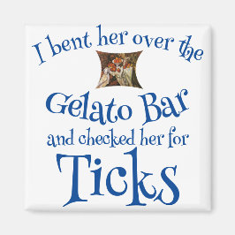 Ik boog haar over de Gelato Bar & controleerde op  Magneet