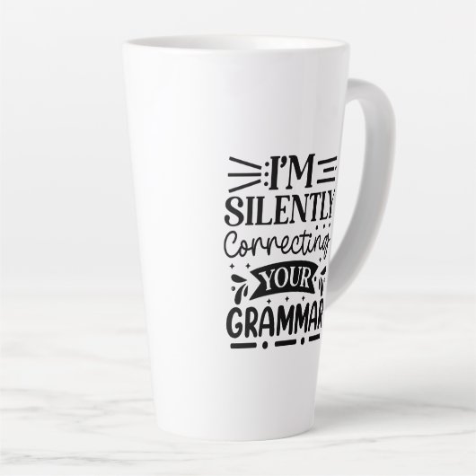 Ik corrigeer je Grammar stilletjes Latte Mok (Rechterhoek)