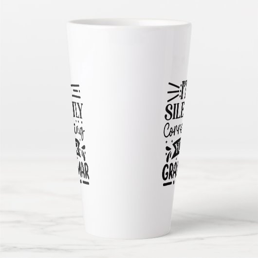 Ik corrigeer je Grammar stilletjes Latte Mok (Voorkant)