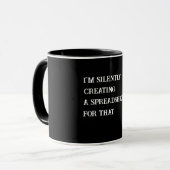 Ik Creëer stilletjes een spreadsheet voor die mok (Voorkant links)