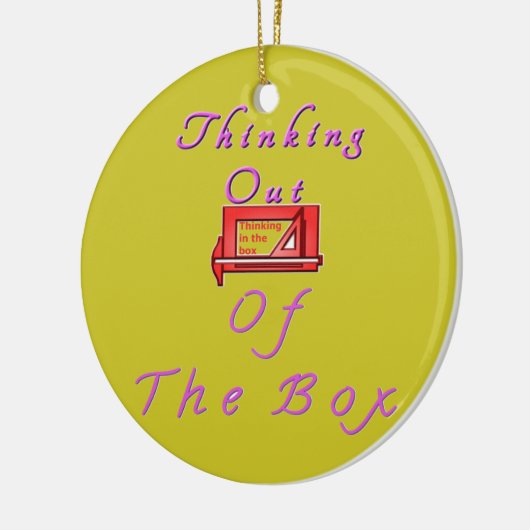 Ik denk uit de doos. keramisch ornament (Links)