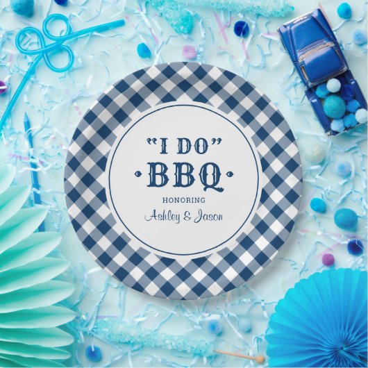 Ik doe BBQ Navy Gingham Custom Wedding Monogram Papieren Bordje (Feest)