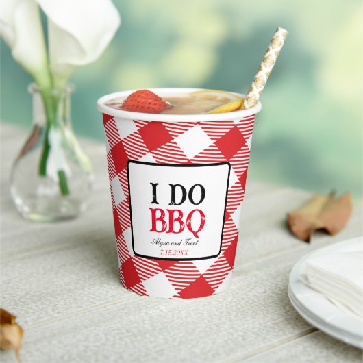Ik doe BBQ Red Gingham Custom Wedding Papieren Bekers (Insitu)