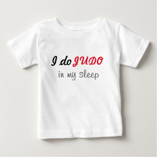 Ik doe Judo in mijn T-shirt voor de slaap