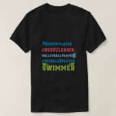 Ik doe meer kicks dan voetballer ik ben zwemmer t-shirt (Design voorkant)
