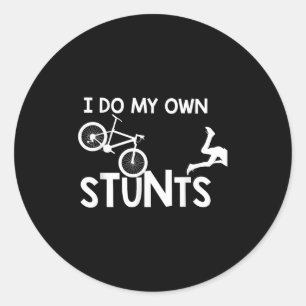 Ik Doe Mijn Eigen Stunts T-shirt Grappige Mountain Ronde Sticker