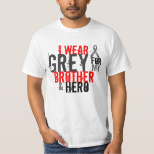 ik draag grijs voor mijn broer en held t-shirt