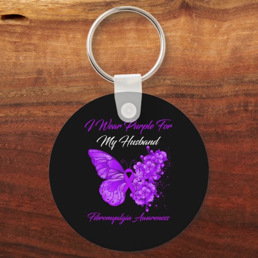 Ik Draag Paarse voor mijn man Fibromyalgia Warrior Sleutelhanger (Voorkant)