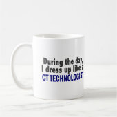 Ik dress op als een CT-technologiste Koffiemok (Links)