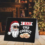 Ik eet de Cookie Funny Dirty Joke Kerstmis Feestdagen Kaart<br><div class="desc">Grappige kerstkaart van de kerstman voor een stoute vakantie. Het ontwerp is voorzien van de kerstman met een zonnebril en vuile grap "Ik eet het koekje". Zwarte achtergrond. Geweldige Xmas party card voor een vakantie humor.</div>