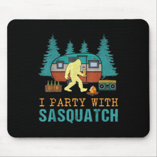 Ik Feest Met Sasquatch Bigfoot Kamperen Grappig Ca Muismat