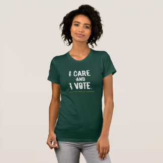 Ik geef het t-shirt van de vrouw"