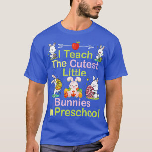 Ik geef les aan de Schattigee kleine konijntjes in T-shirt