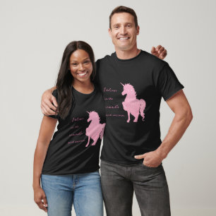 Ik geloof in de onzichtbare roze eenhoorn. t-shirt