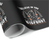 Ik geloof in jou, maar ik geloof ook in Bigfoot Cadeaupapier (Rol Hoek)