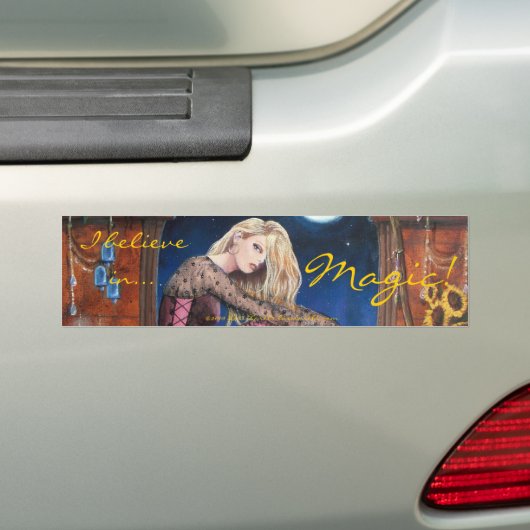 Ik geloof in Magic.  Door Lori Karels Bumpersticker (Op auto)