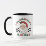 Ik geloof in Santa Paws Retro Christmas Hondenlief Mok<br><div class="desc">I Believe In Santa Paws Retro Christmas Hondenliefhebber Festive Holiday Canvas tas bevat de tekst "I Believe In Santa Paws" in de moderne scripttypografie rond een vrolijke retro-kerstman op een zwart-witte dambordachtergrond geaccentueerd met pootafdrukken. Perfect voor kerstcadeaus,  kerstfeesten en vakantiefeesten,  verjaardagen en meer. Creëer door Evco Studio www.zazzle.com/store/evcostudio</div>