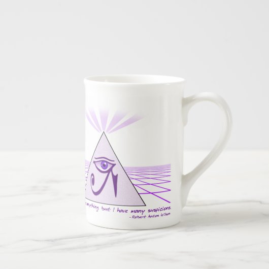 "Ik geloof niets, maar..." Bone China Mok (Rechts)