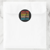 Ik ging van Dada naar Papa naar papa. Ronde Sticker (Tas)