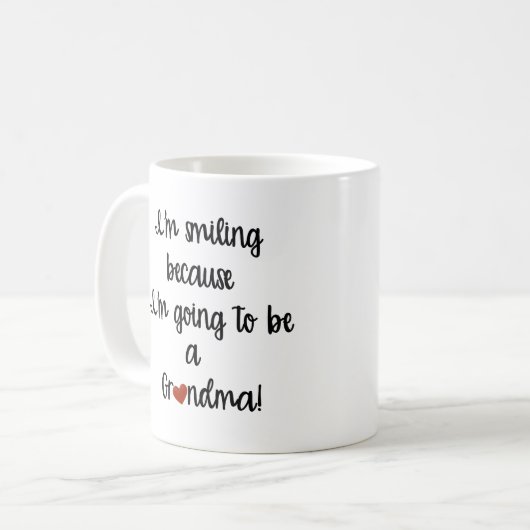 Ik glimlach omdat ik een oma-Mok word Koffiemok (Voorkant links)