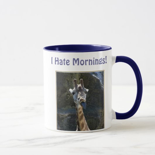 Ik haat de ochtenden, Giraffe die tong uit tikt Mok (Rechts)