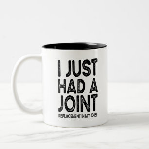 Ik had net een gezamenlijke vervanger in mijn knie tweekleurige koffiemok