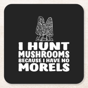 Ik hak paddenstoelen omdat ik geen morels heb kartonnen onderzetters