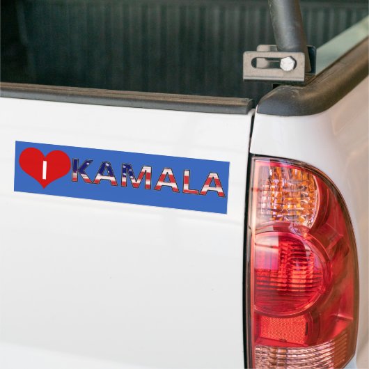 Ik hart Kamala op blauw met vlag Bumpersticker (Op Truck)